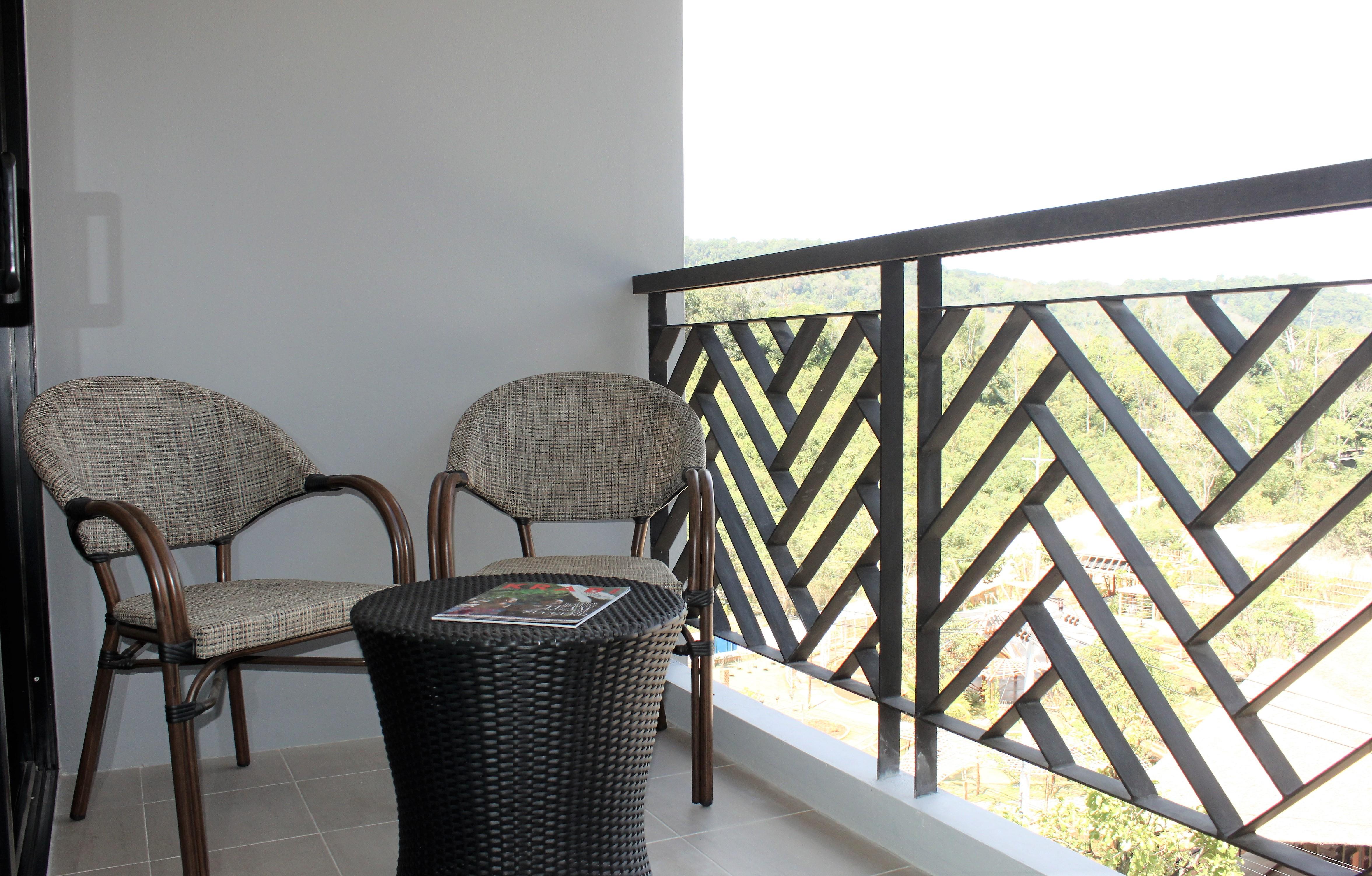 Anana Ecological Resort Krabi - Sha Extra Plus Ao Nang Luaran gambar A balcony with a view of the hills