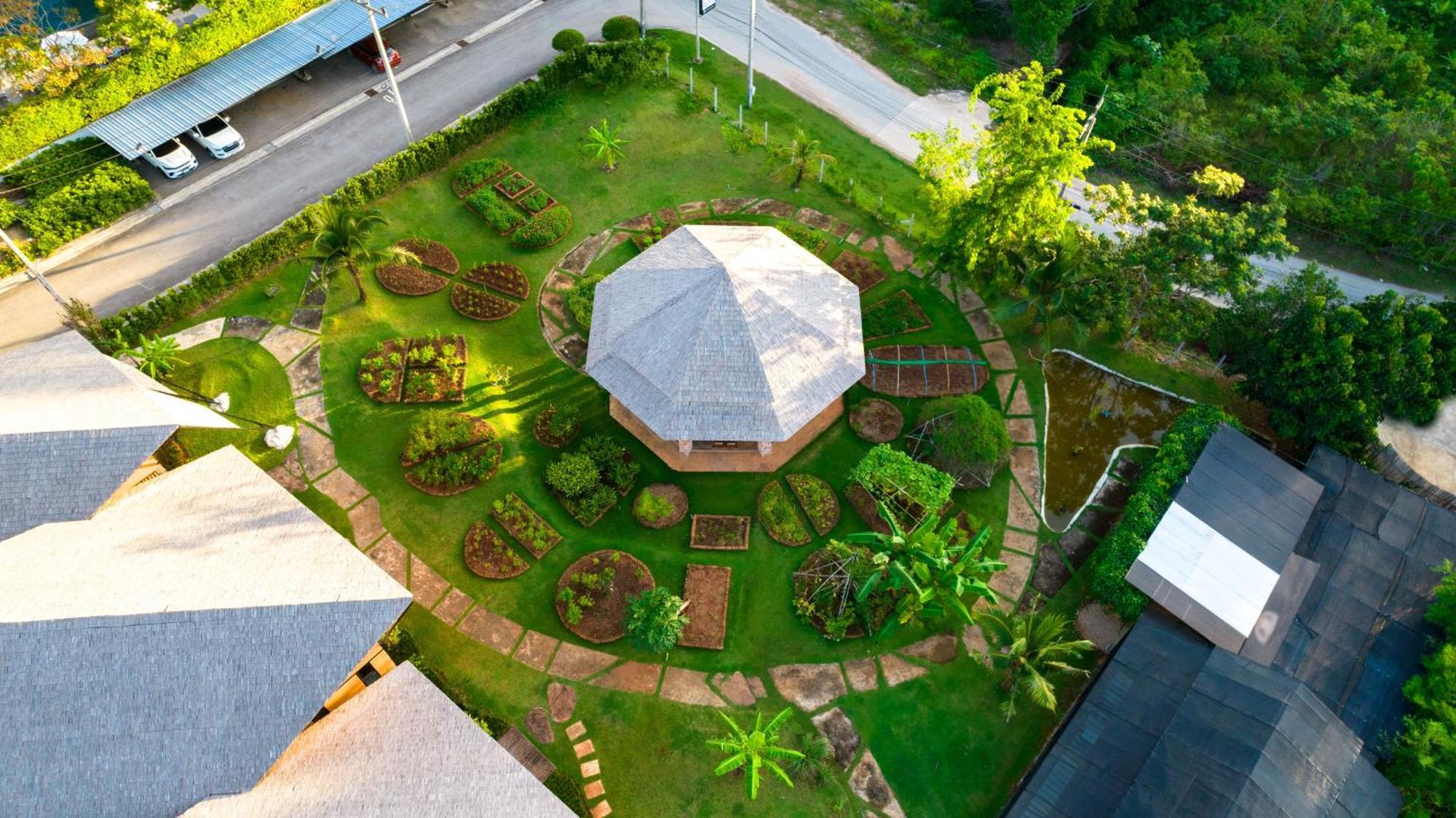 Anana Ecological Resort Krabi - Sha Extra Plus Ao Nang Luaran gambar Aerial view of the temple